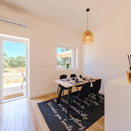 Sunset Oasis & Sunset Heaven - In With Pool Apartment